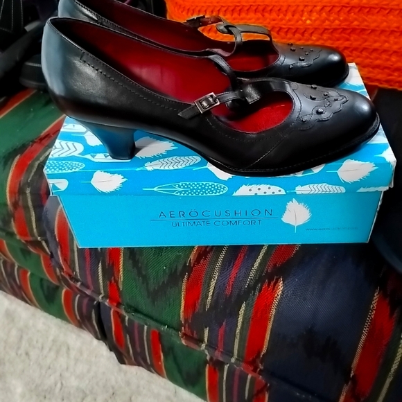 AEROSOLS Kris BLACK LEATHER Slip On PUMP SZ 10 - Picture 5 of 8